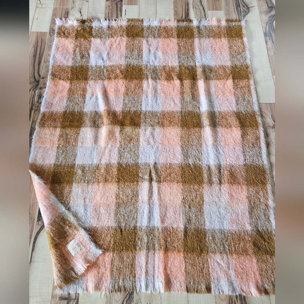 Hudson's Bay Company Cozy Plaid Home Bedding Blanket - Pink and Brown